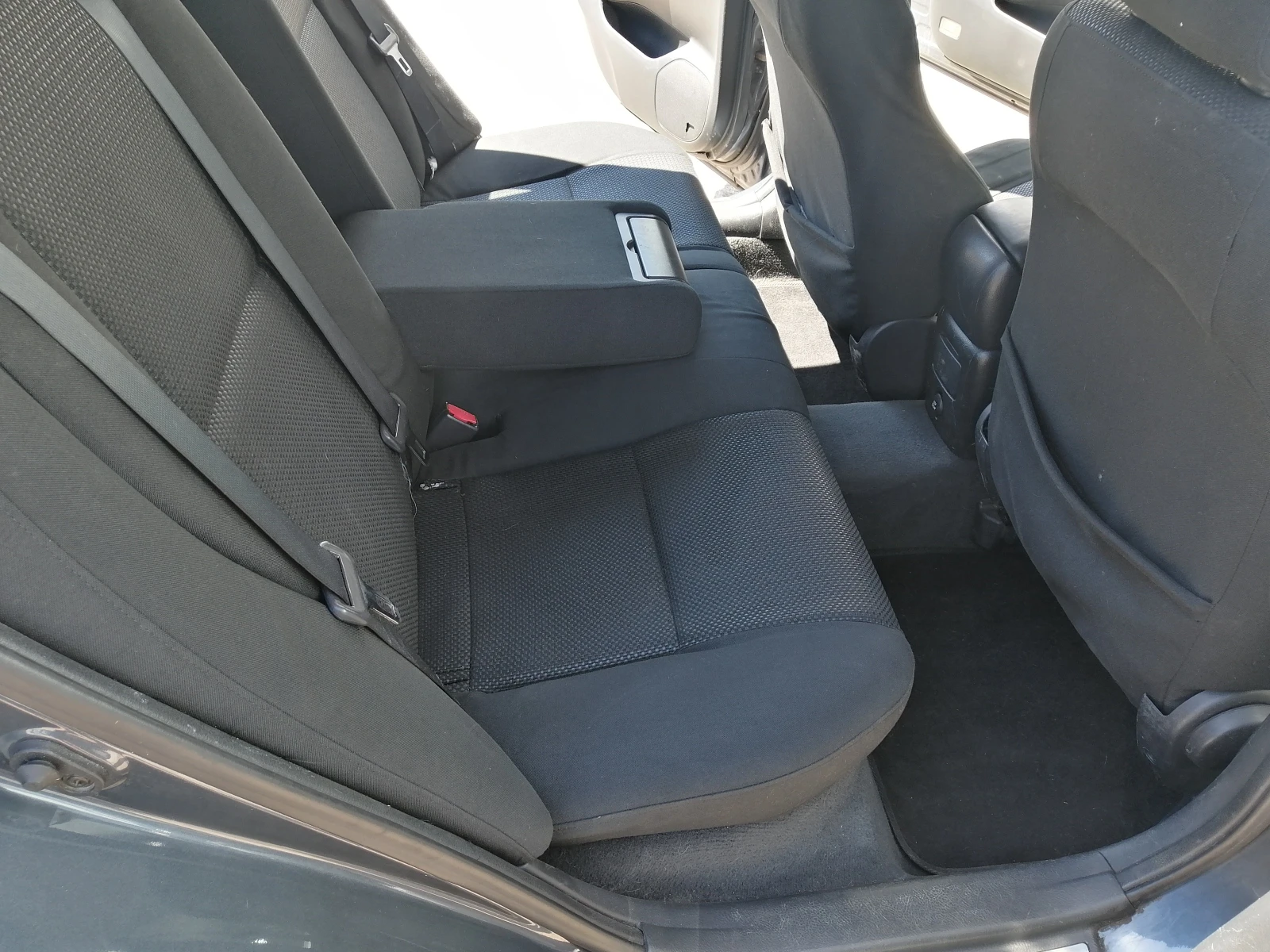 Toyota Avensis Т25, снимка 4 - Автомобили и джипове - 54904094