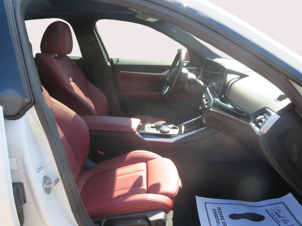 BMW i4 eDrive35* GRAN* COUPE* 360КАМЕРА* LANE* ASSIST* , снимка 13 - Автомобили и джипове - 55086838