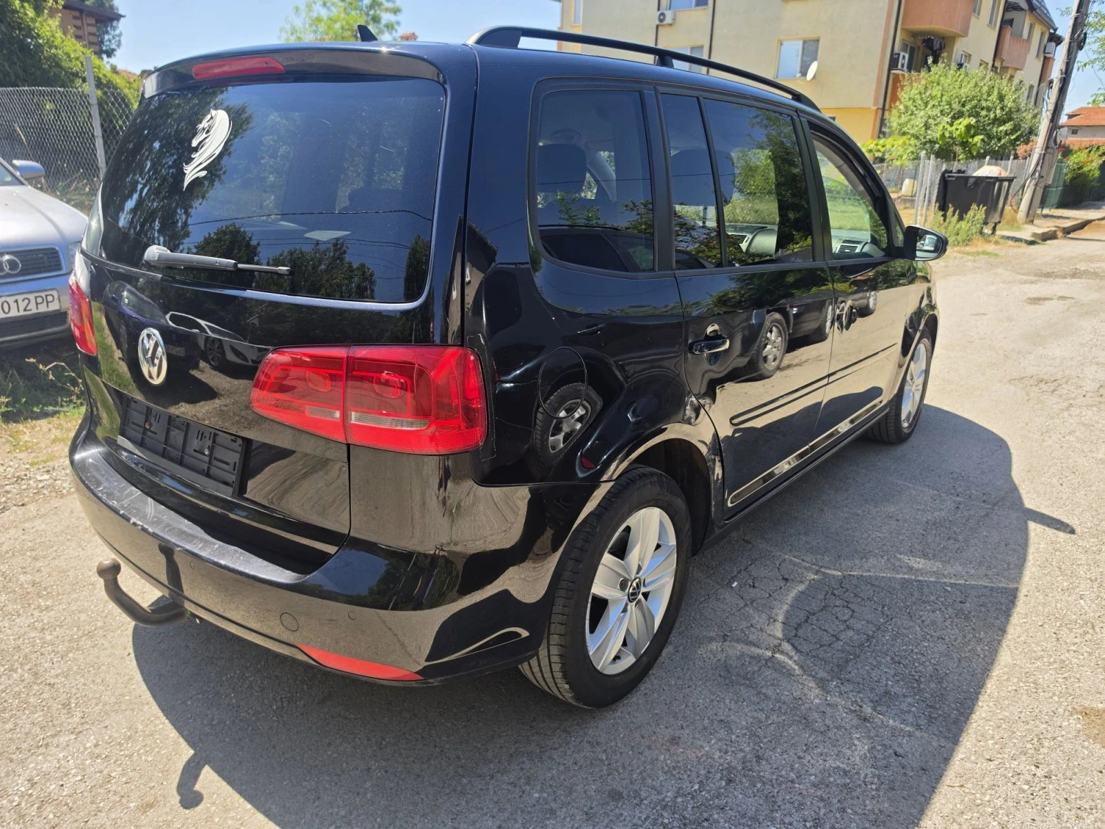 VW Touran 1.6тди 106кс.6 скорости Германия , снимка 3 - Автомобили и джипове - 55683084