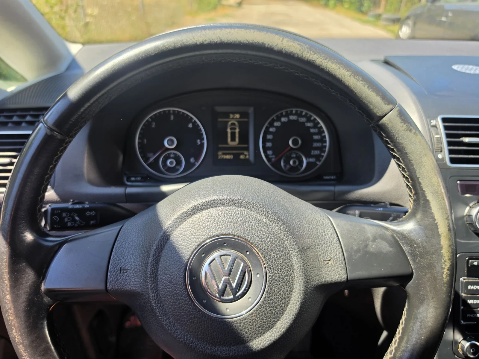VW Touran 1.6тди 106кс.6 скорости Германия , снимка 8 - Автомобили и джипове - 55683084