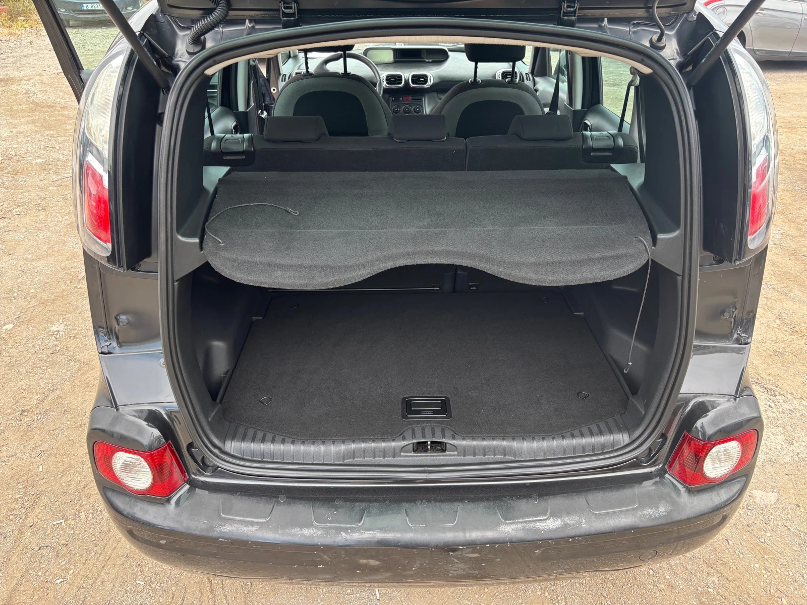 Citroen C3 Picasso 1.6HDI 90К.С, снимка 15 - Автомобили и джипове - 55717783