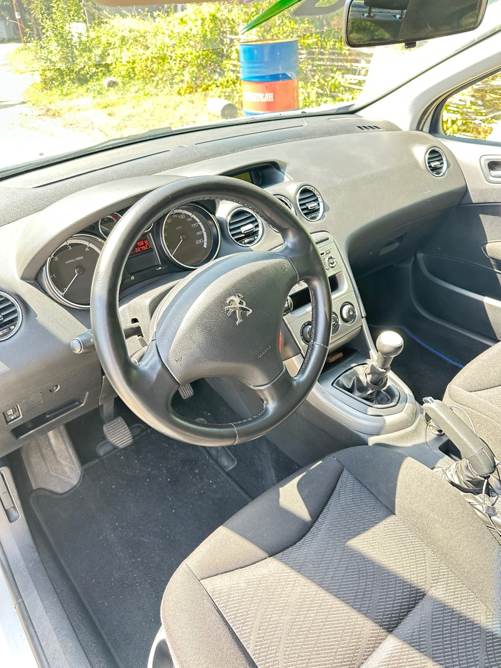 Peugeot 308 1.6 hdi, снимка 11 - Автомобили и джипове - 55886448