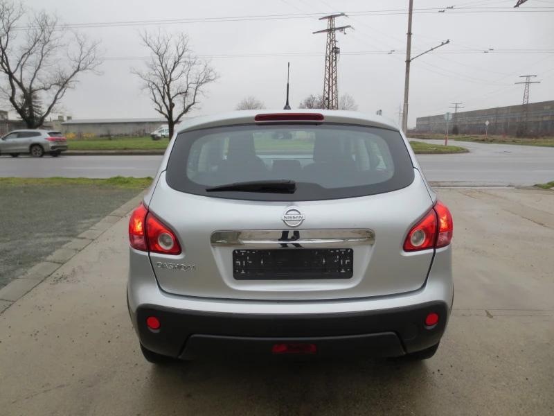 Nissan Qashqai 1.6 i , снимка 6 - Автомобили и джипове - 53379570