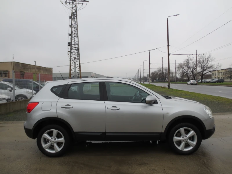Nissan Qashqai 1.6 i , снимка 4 - Автомобили и джипове - 53379570