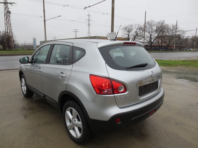 Nissan Qashqai 1.6 i , снимка 7 - Автомобили и джипове - 53379570
