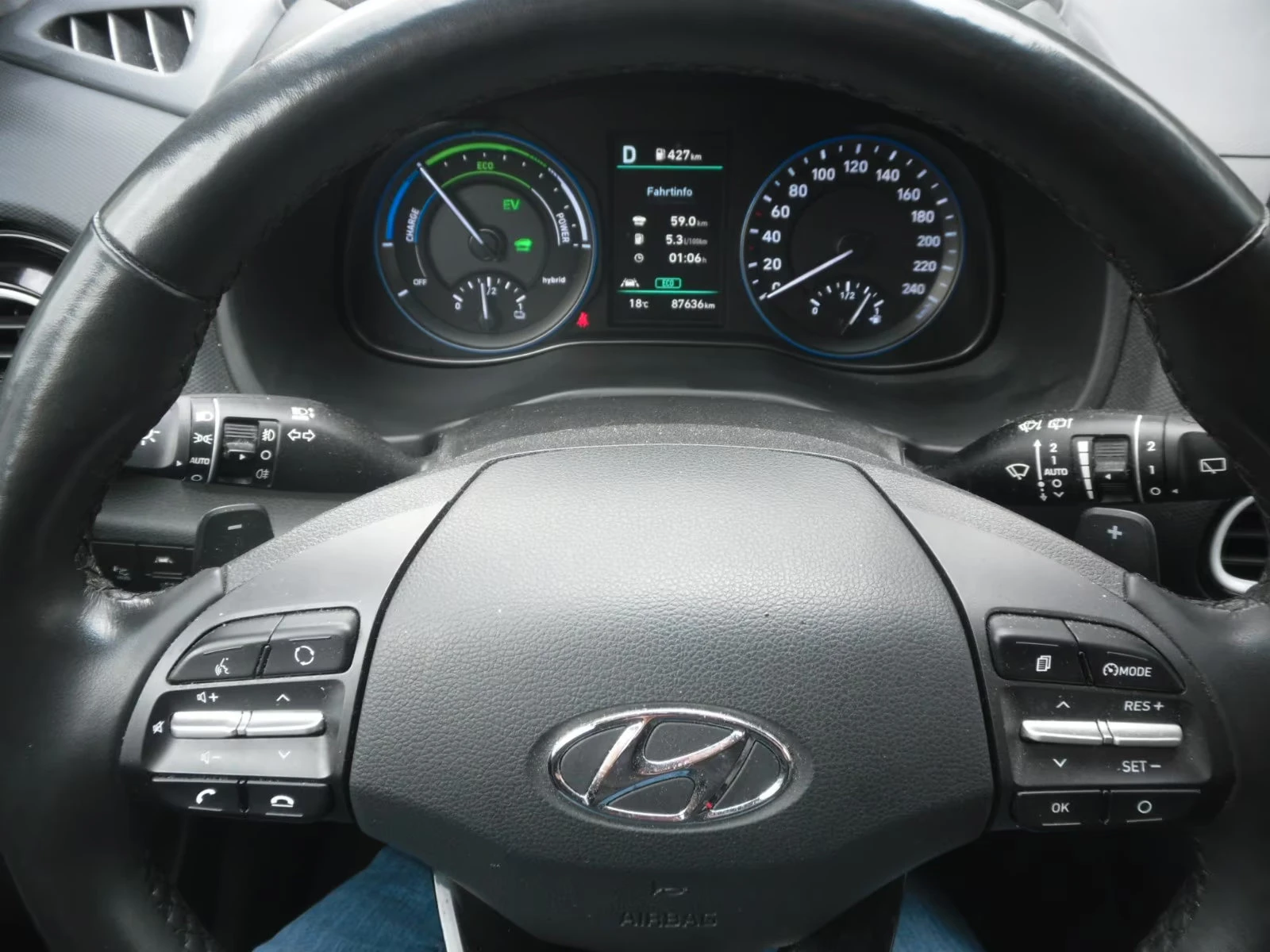 Hyundai Kona 1.6GDI/PREMIUM/105HP/HYBRID/2WD/CAM/KLESS/HUD/347f - изображение 6