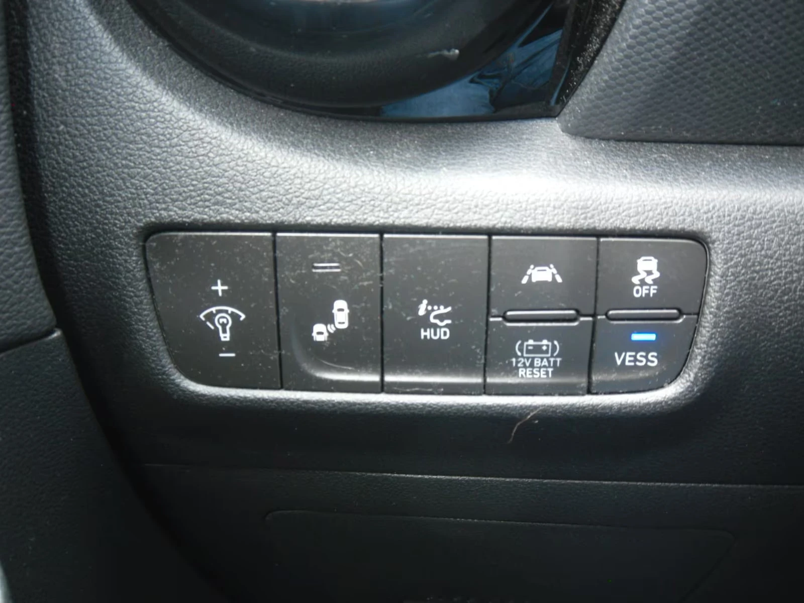 Hyundai Kona 1.6GDI/PREMIUM/105HP/HYBRID/2WD/CAM/KLESS/HUD/347f - изображение 8
