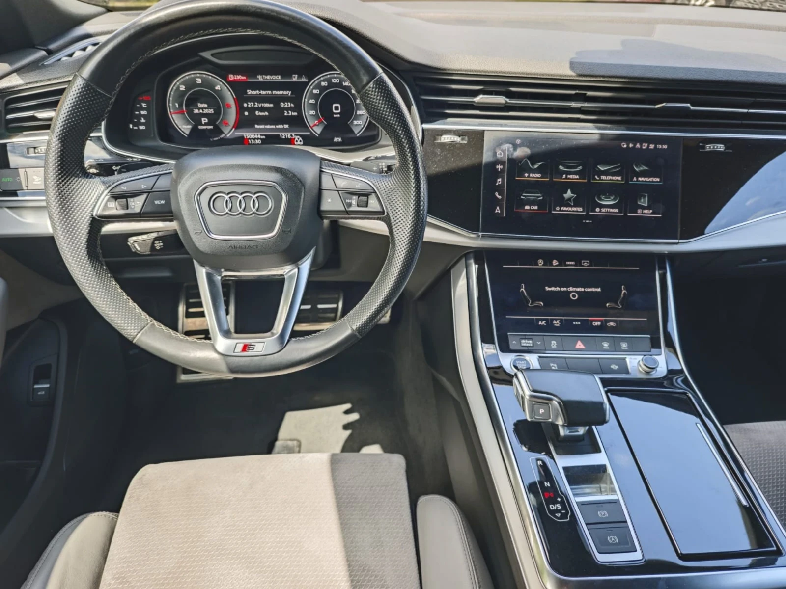 Audi Q8 50TDI S-line PANO Matrix Distr - изображение 10