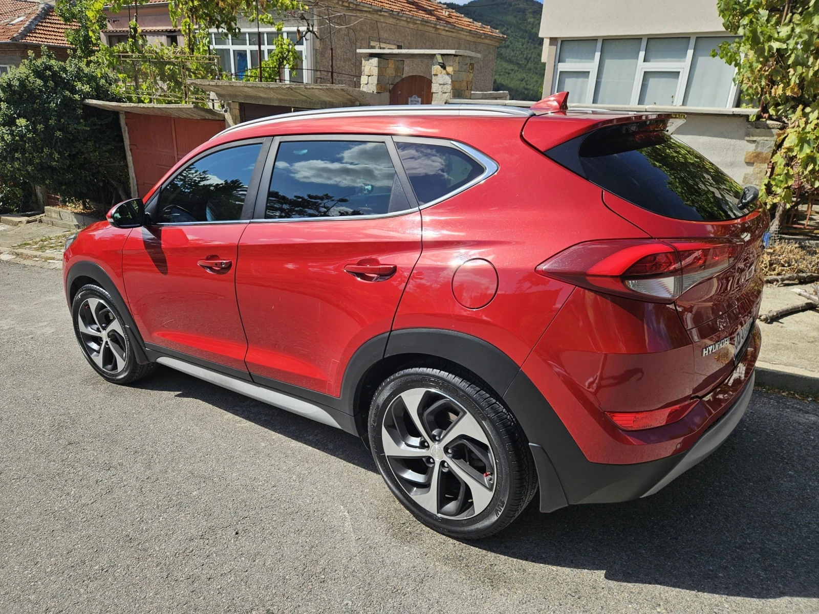 Hyundai Tucson 2.0 - изображение 4