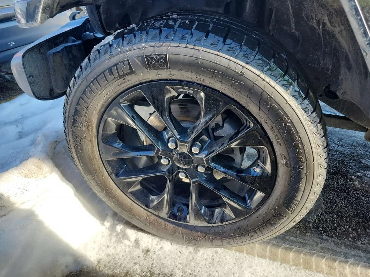 Jeep Wrangler 4xe Unlimited Sahara | PLUG-IN HYBRID | 2 КЛЮЧА |  - изображение 5