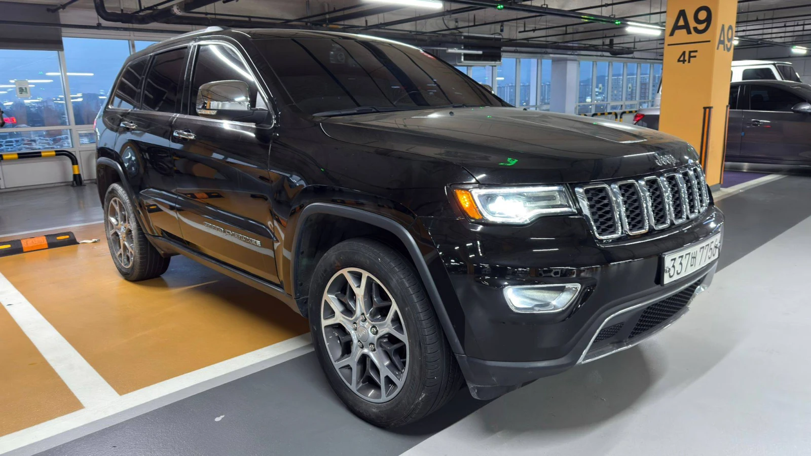 Jeep Grand cherokee 3.6 V6 Limitet WK2 Очакваме внос , снимка 8 - Автомобили и джипове - 53998309