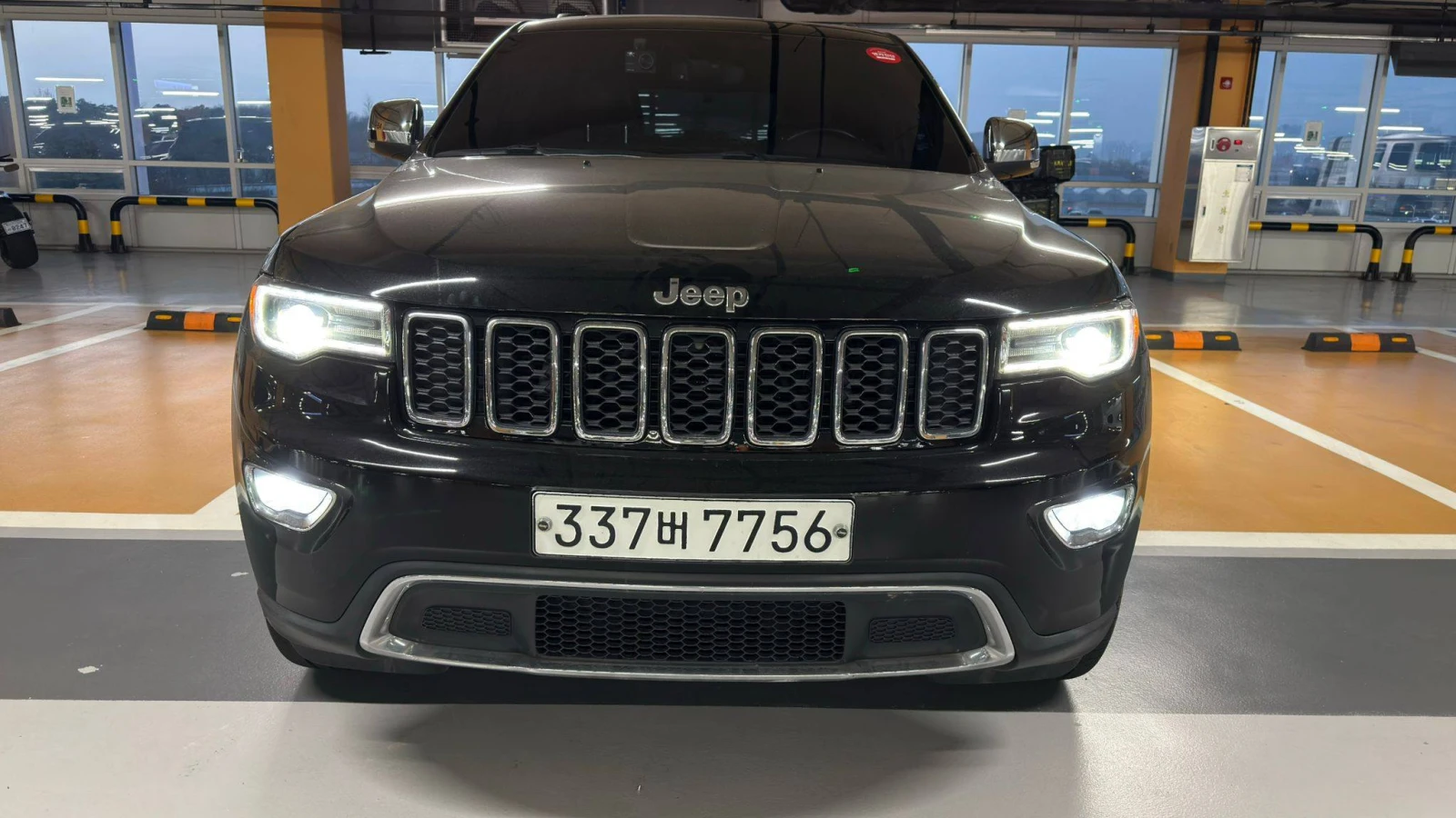 Jeep Grand cherokee 3.6 V6 Limitet WK2 Очакваме внос , снимка 9 - Автомобили и джипове - 53998309