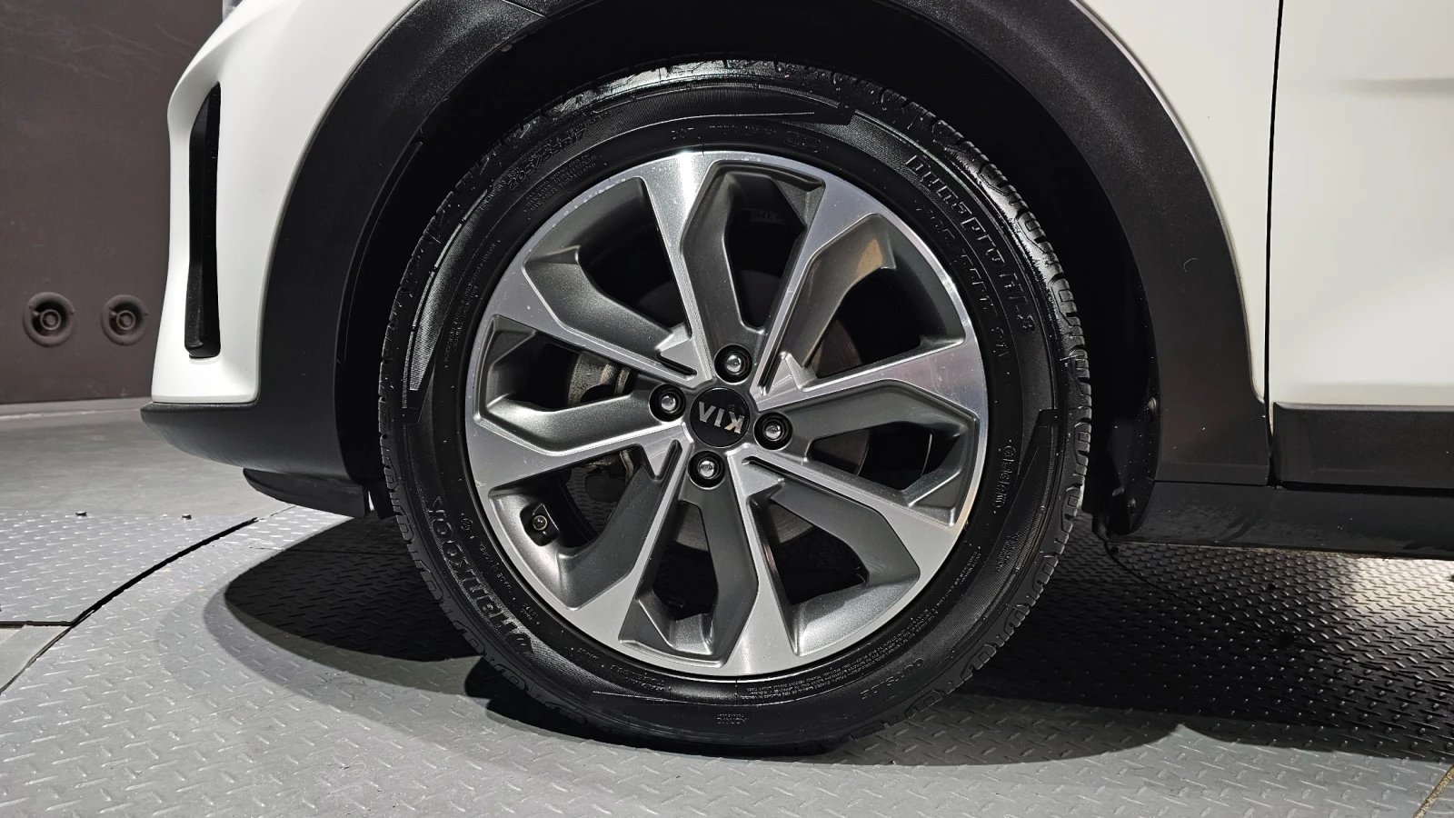 Kia Stonic 1.6 Prestige autogeorge.com, снимка 5 - Автомобили и джипове - 54136495