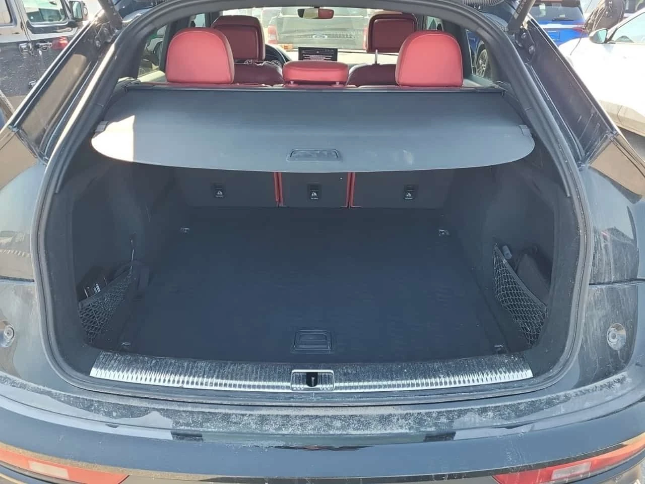 Audi SQ5 Sportback * TECHNIK * CARFAX * От VW * , снимка 14 - Автомобили и джипове - 54262227
