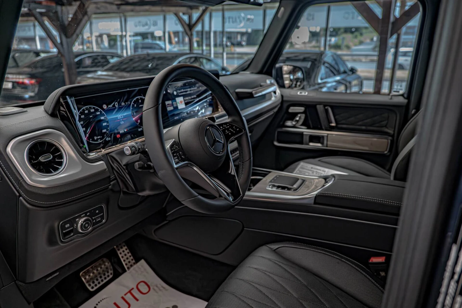Mercedes-Benz G 450 AMG Line/Exclusive Line/MBUX/Ambient/Камера 360/Me, снимка 7 - Автомобили и джипове - 54870419
