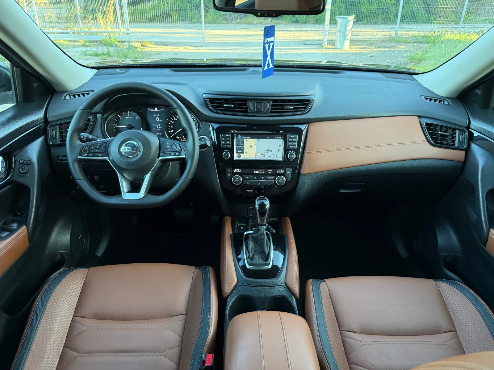 Nissan X-trail Автомат BOSE Кожа 360 Камера Navi, снимка 11 - Автомобили и джипове - 54974215