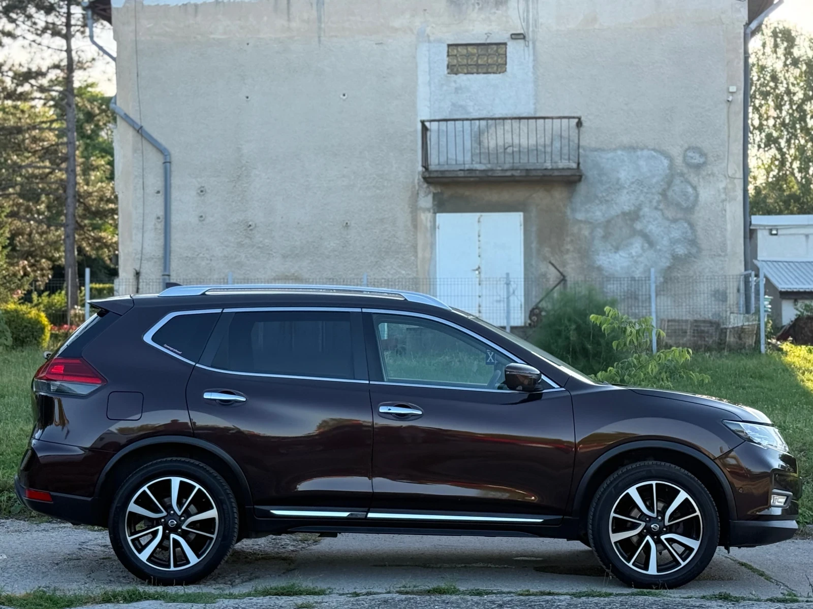 Nissan X-trail Автомат BOSE Кожа 360 Камера Navi, снимка 8 - Автомобили и джипове - 54974215