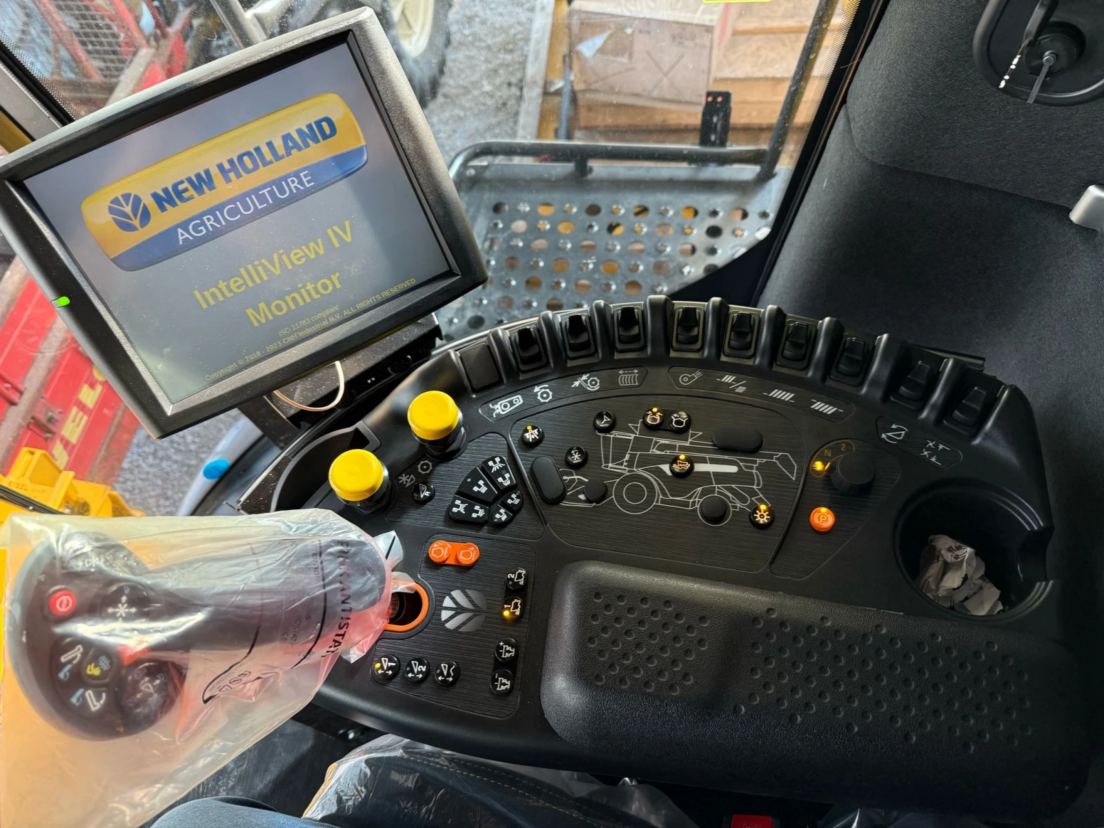  New Holland CR9.90 | Mobile.bg   13