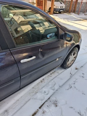 Renault Clio Хечбек - 900 € / 1760.25 лв. - 79319303 7