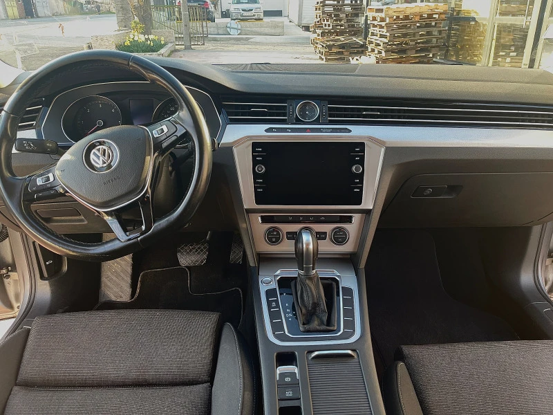 VW Passat NAVI* AVTOMAT* DISTRONIC* LIZING* , снимка 9 - Автомобили и джипове - 44808933