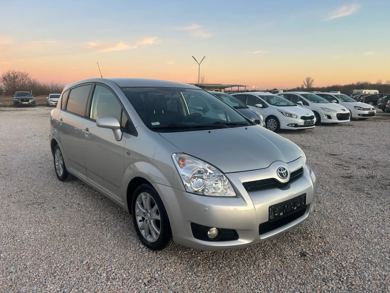 Toyota Corolla verso 2.2* D4D* 136k.с* 7 местен* , снимка 2 - Автомобили и джипове - 48379209