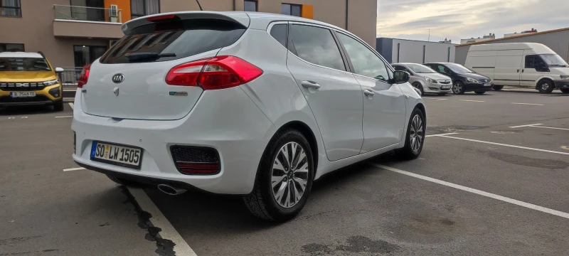 Kia Ceed 1.4 MPI , снимка 5 - Автомобили и джипове - 48636028