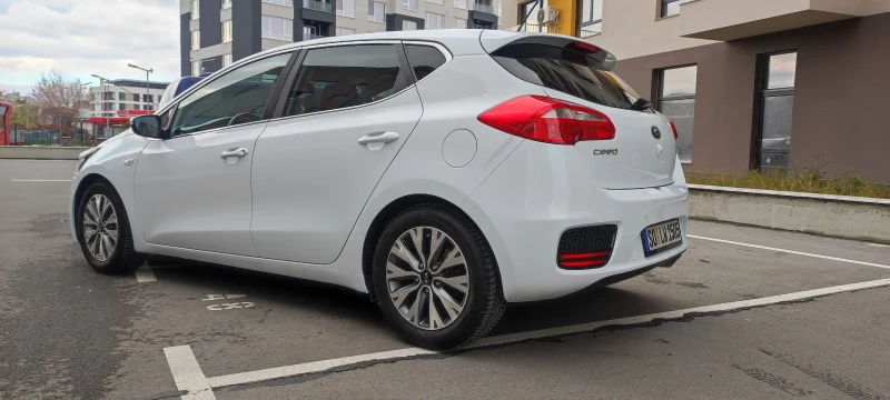 Kia Ceed 1.4 MPI , снимка 3 - Автомобили и джипове - 48636028