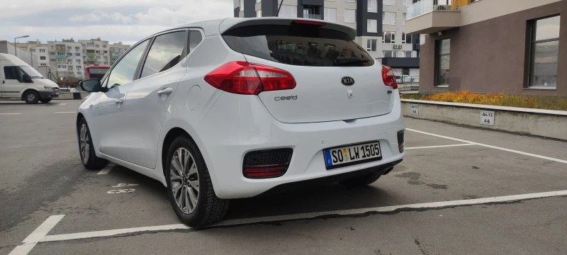 Kia Ceed 1.4 MPI , снимка 4 - Автомобили и джипове - 48636028