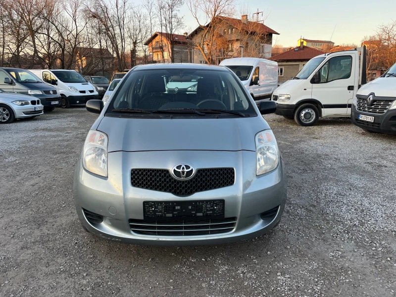 Toyota Yaris 1.0I VVT-I, снимка 3 - Автомобили и джипове - 49378397