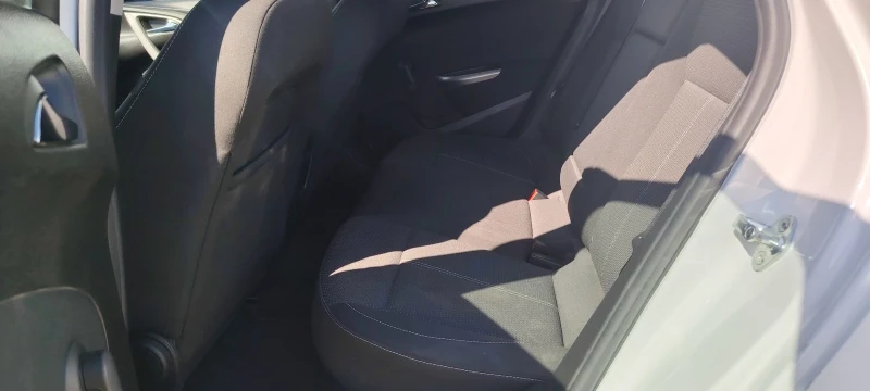 Opel Astra 1.4T-140к.с, снимка 10 - Автомобили и джипове - 49437223