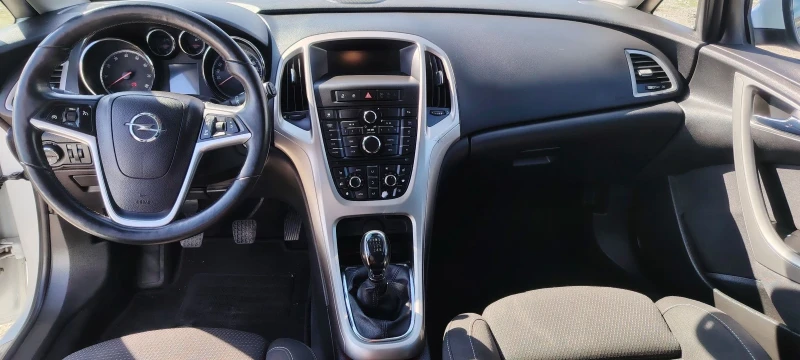 Opel Astra 1.4T-140к.с, снимка 13 - Автомобили и джипове - 49437223