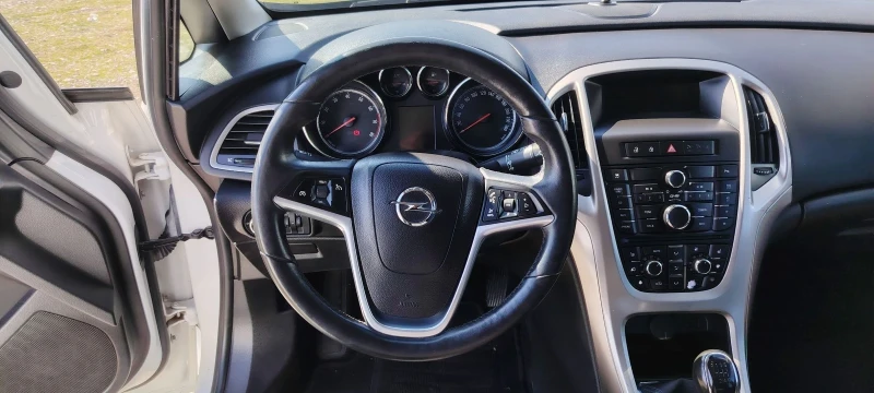 Opel Astra 1.4T-140к.с, снимка 12 - Автомобили и джипове - 49437223