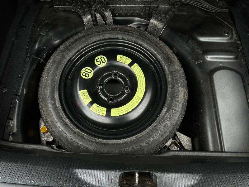 Peugeot 207 1.6 i A/C, снимка 15 - Автомобили и джипове - 52717570