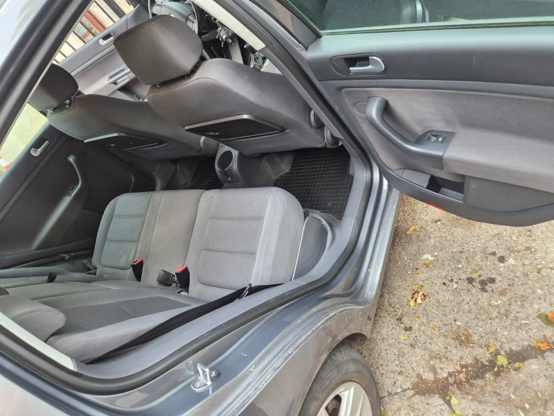 VW Golf Plus 1.6 FSI АВТОМАТИК!, снимка 13 - Автомобили и джипове - 52343115