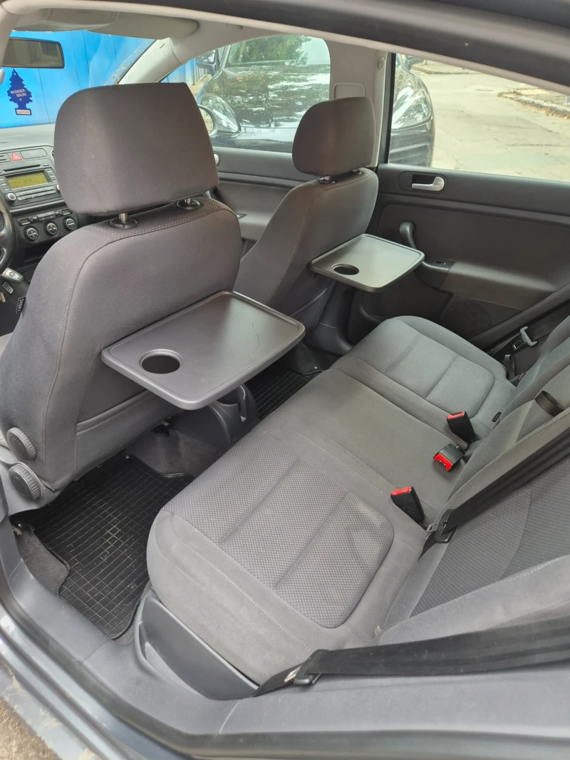 VW Golf Plus 1.6 FSI АВТОМАТИК!, снимка 9 - Автомобили и джипове - 52343115