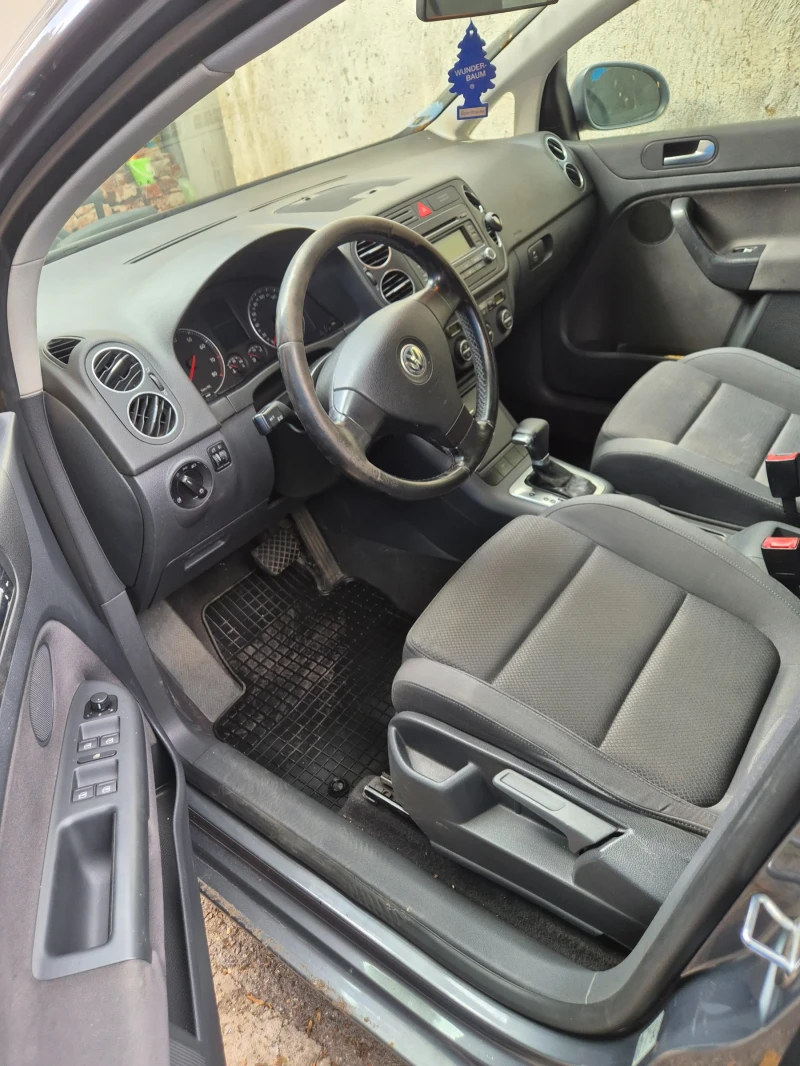 VW Golf Plus 1.6 FSI АВТОМАТИК!, снимка 11 - Автомобили и джипове - 52343115