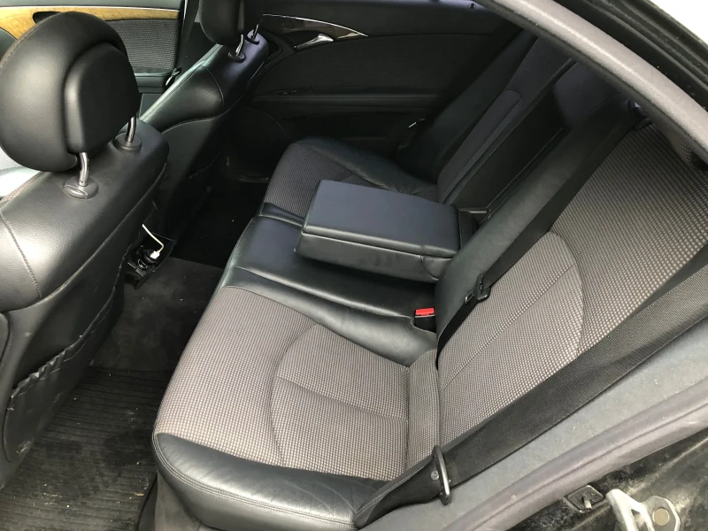 Mercedes-Benz E 240, снимка 8 - Автомобили и джипове - 52320824