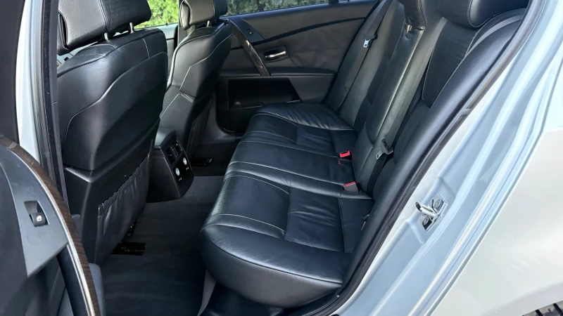 BMW 530 M-PACKET, снимка 16 - Автомобили и джипове - 52745843