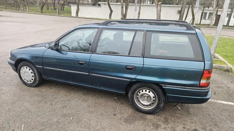 Opel Astra 1.7 TDS isuzu, снимка 4 - Автомобили и джипове - 53222237