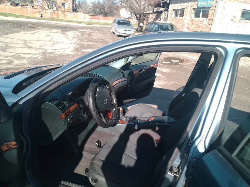 Mercedes-Benz E 270, снимка 13 - Автомобили и джипове - 53259799