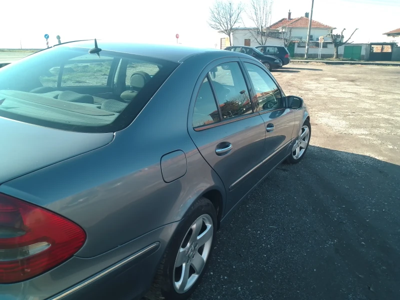 Mercedes-Benz E 270, снимка 5 - Автомобили и джипове - 53259799