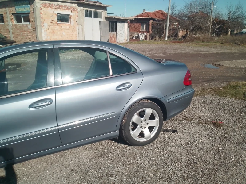Mercedes-Benz E 270, снимка 7 - Автомобили и джипове - 53259799