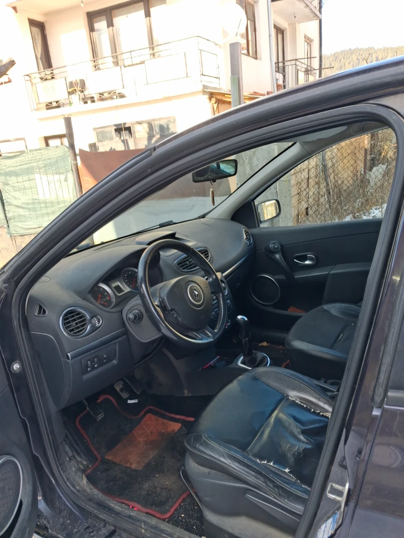 Renault Clio Хечбек, снимка 10 - Автомобили и джипове - 53339730