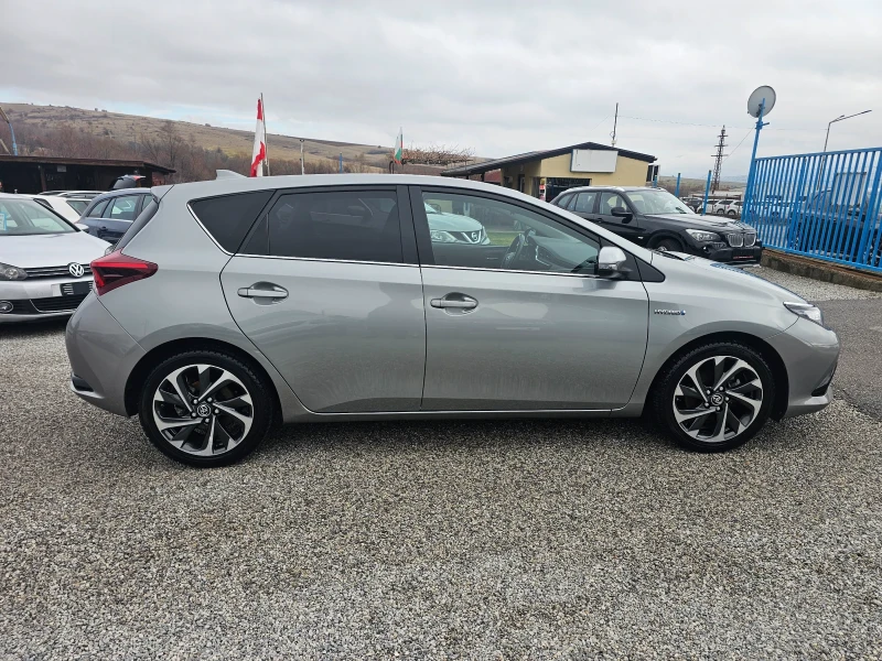 Toyota Auris 1.8 HIBRID , снимка 7 - Автомобили и джипове - 53380128