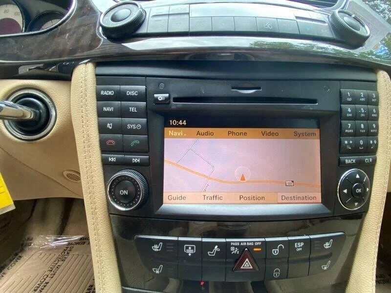 Mercedes-Benz CLS 500 5.5L /Harman Kardon* KEYLESS* Подгр* Памет* Камери, снимка 14 - Автомобили и джипове - 48322225