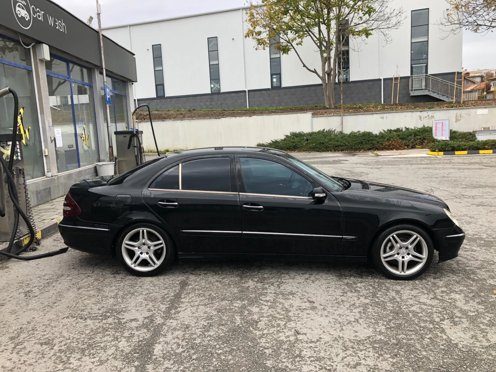Mercedes-Benz E 240, снимка 1