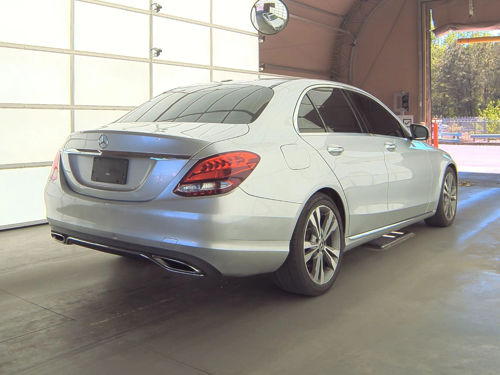 Mercedes-Benz C 300 burmester* DISTRONIC* Parking Assist - изображение 4