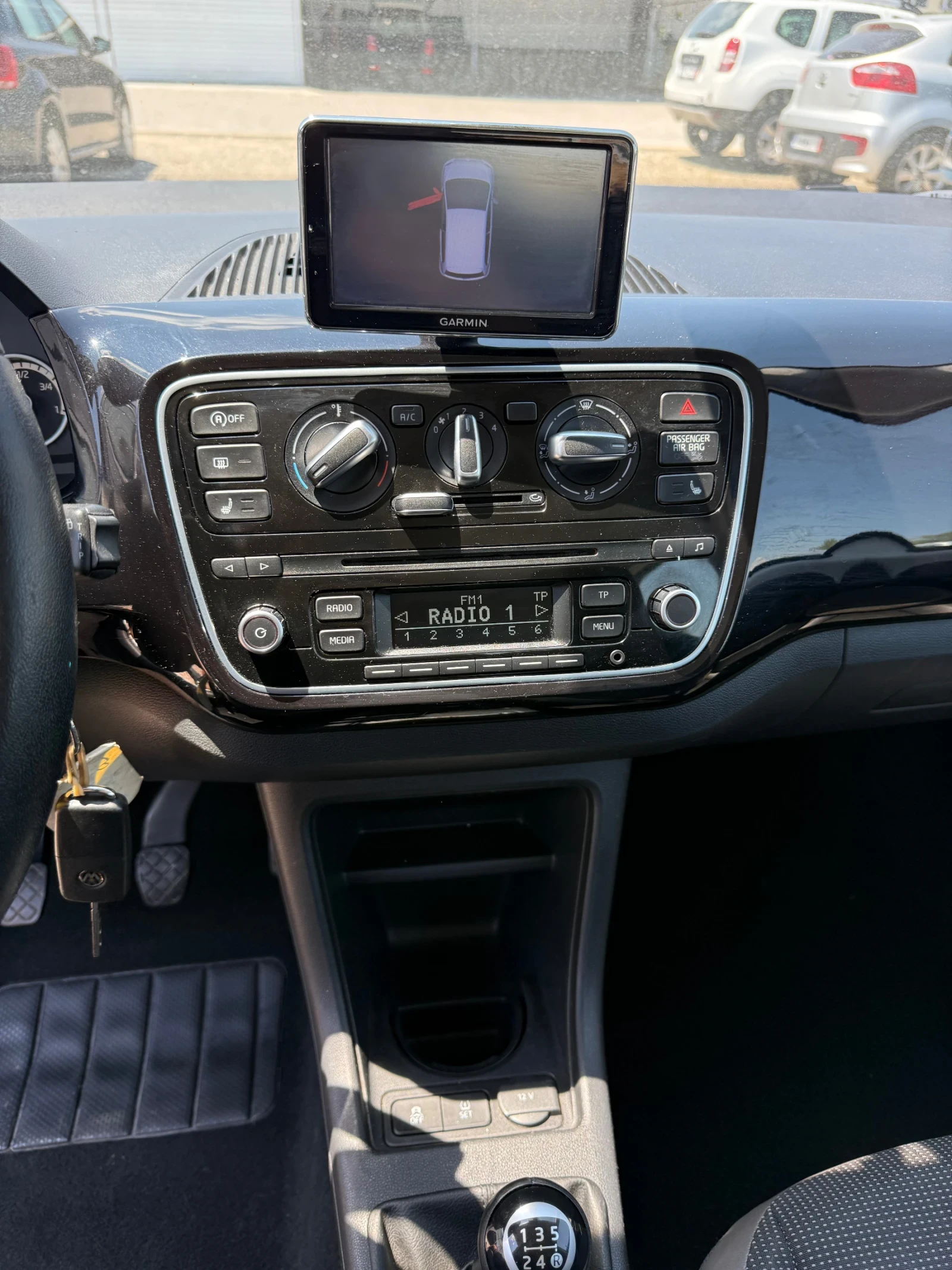 VW Up 1.0i/70hp/NAVI/EVRO6/ - изображение 10