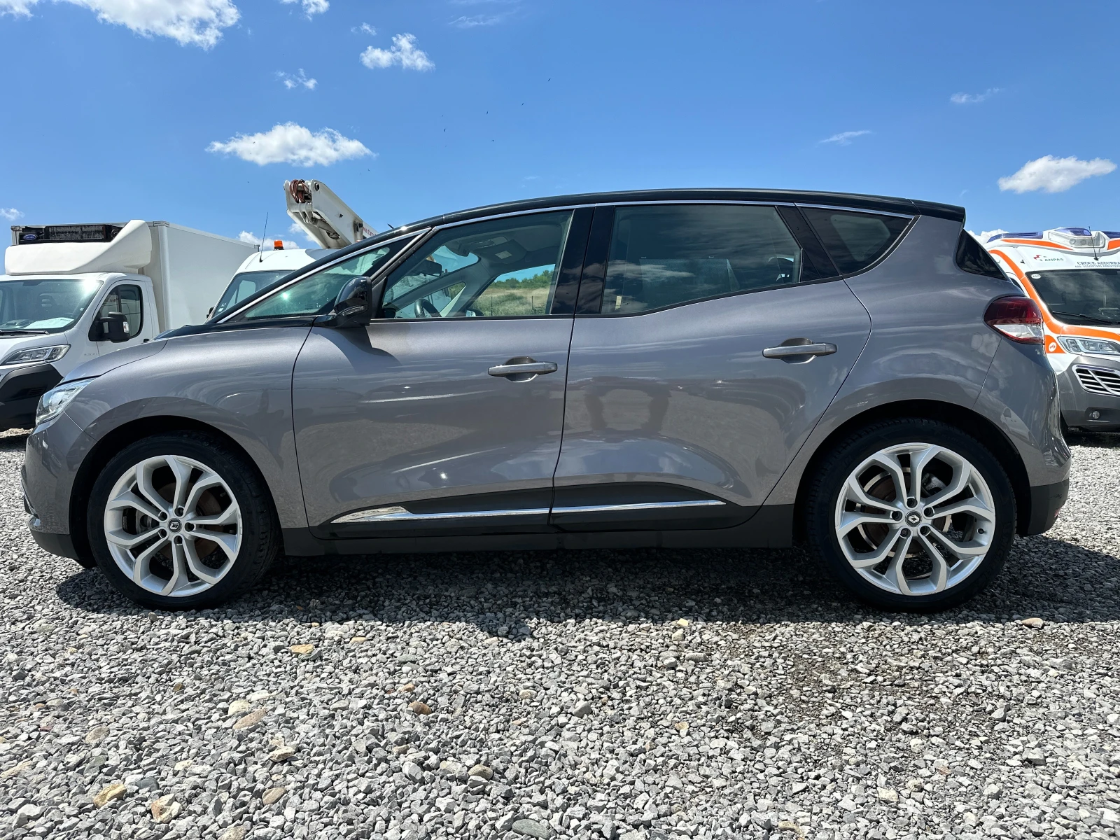 Renault Scenic 1.7dCi INITIALE - изображение 2