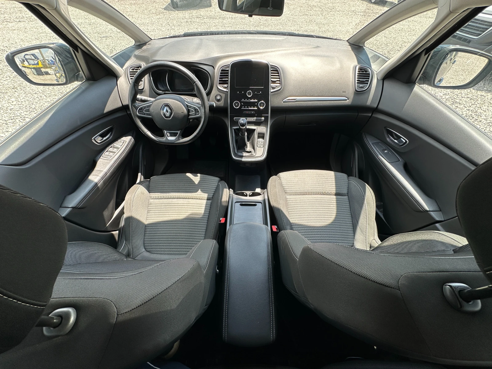 Renault Scenic 1.7dCi INITIALE - изображение 9